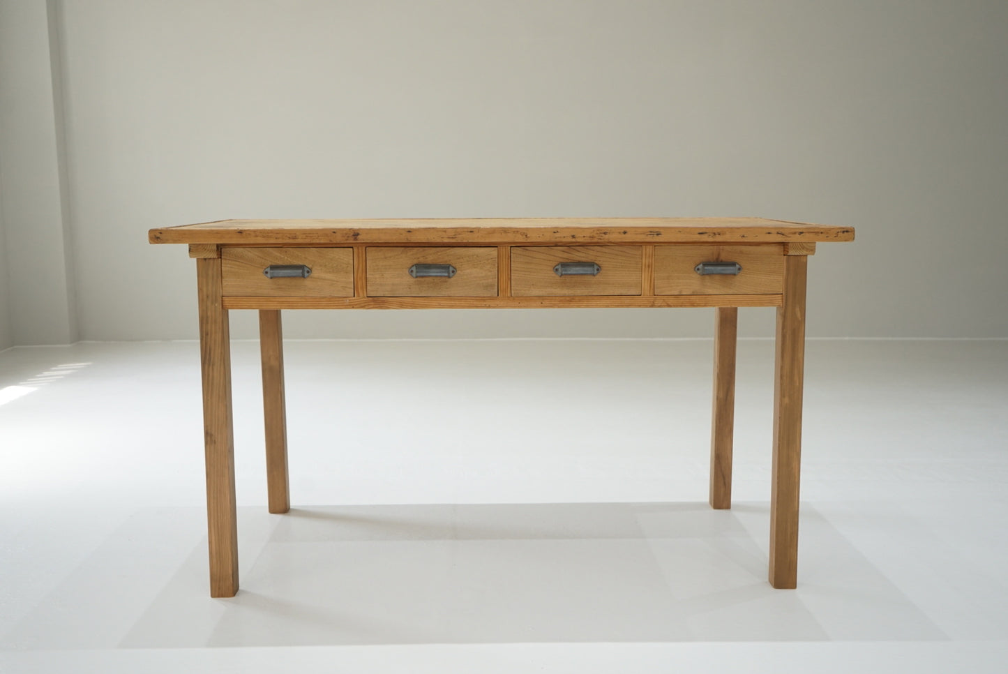 ダイニングテーブル