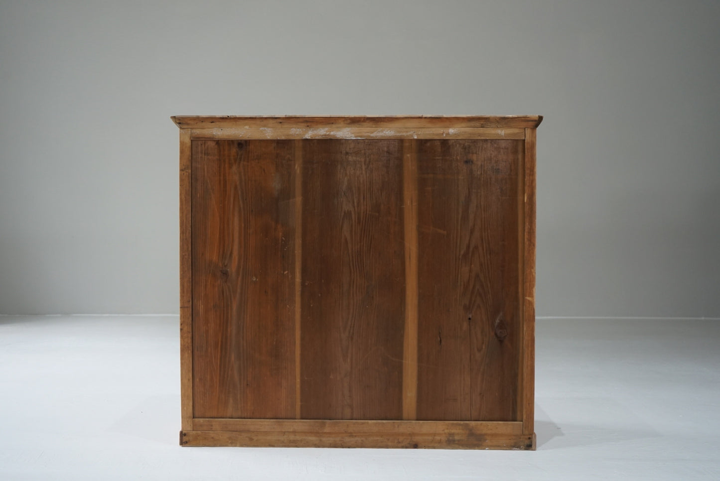 引き出し15杯の収納棚