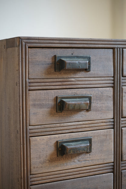 9-drawer storage chest