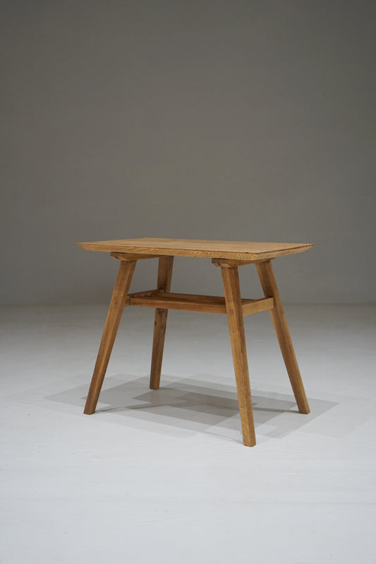 サイドテーブル