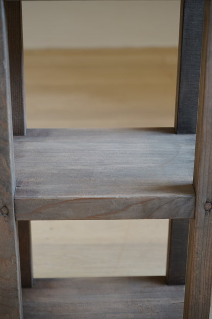 Display shelves