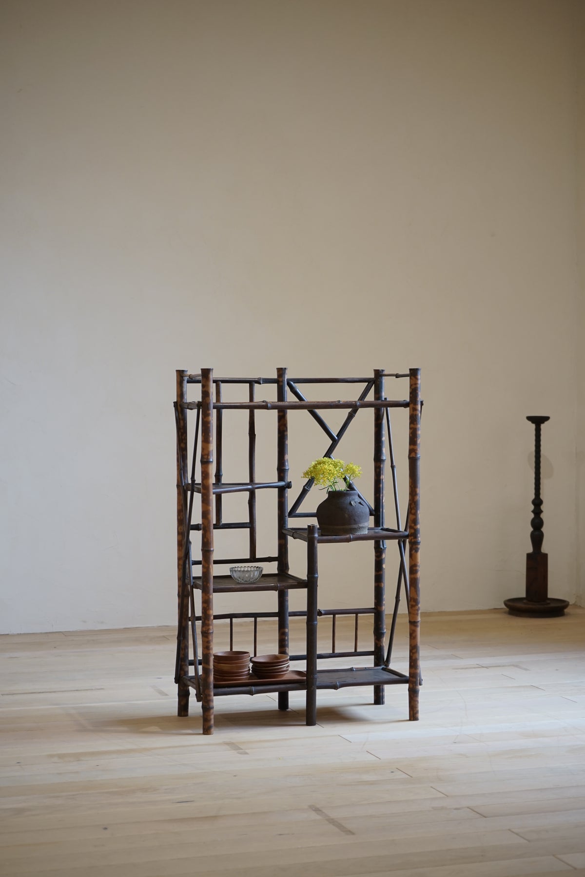 Display shelves