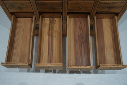 引き出し22杯の収納棚