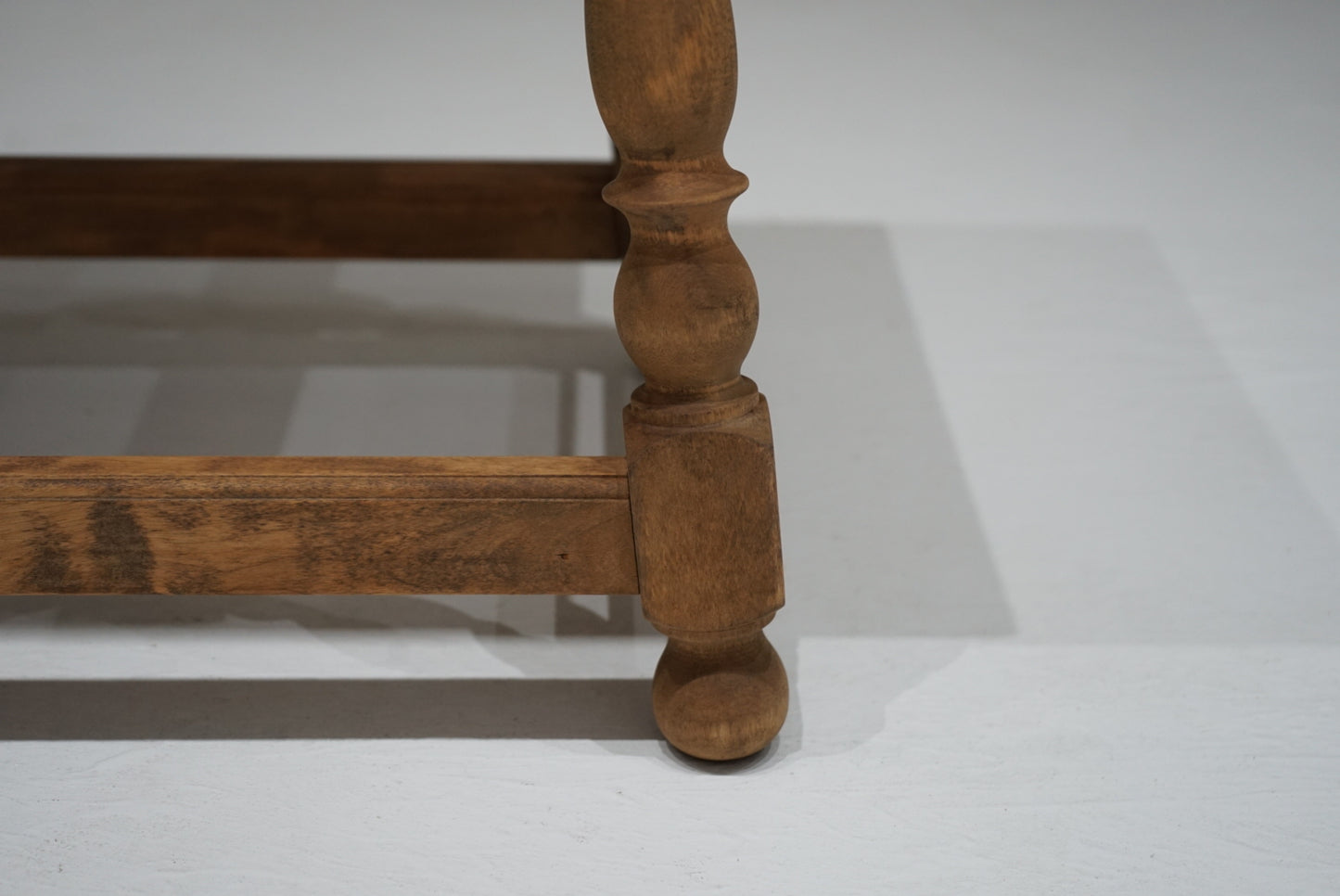 サイドテーブル