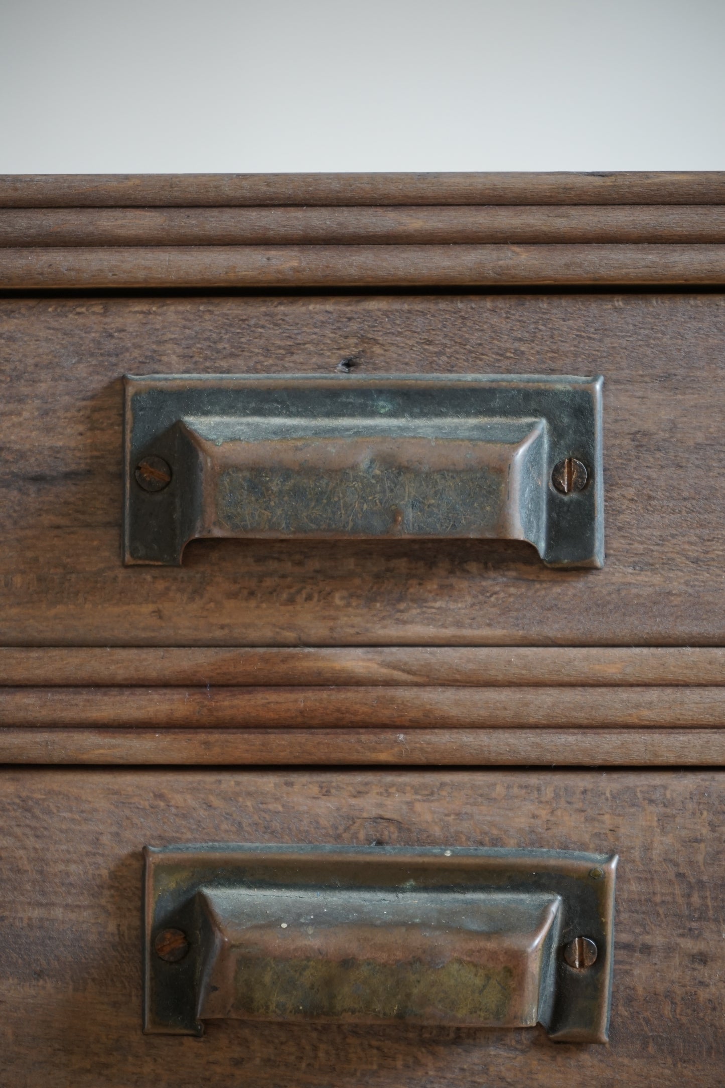 9-drawer storage chest
