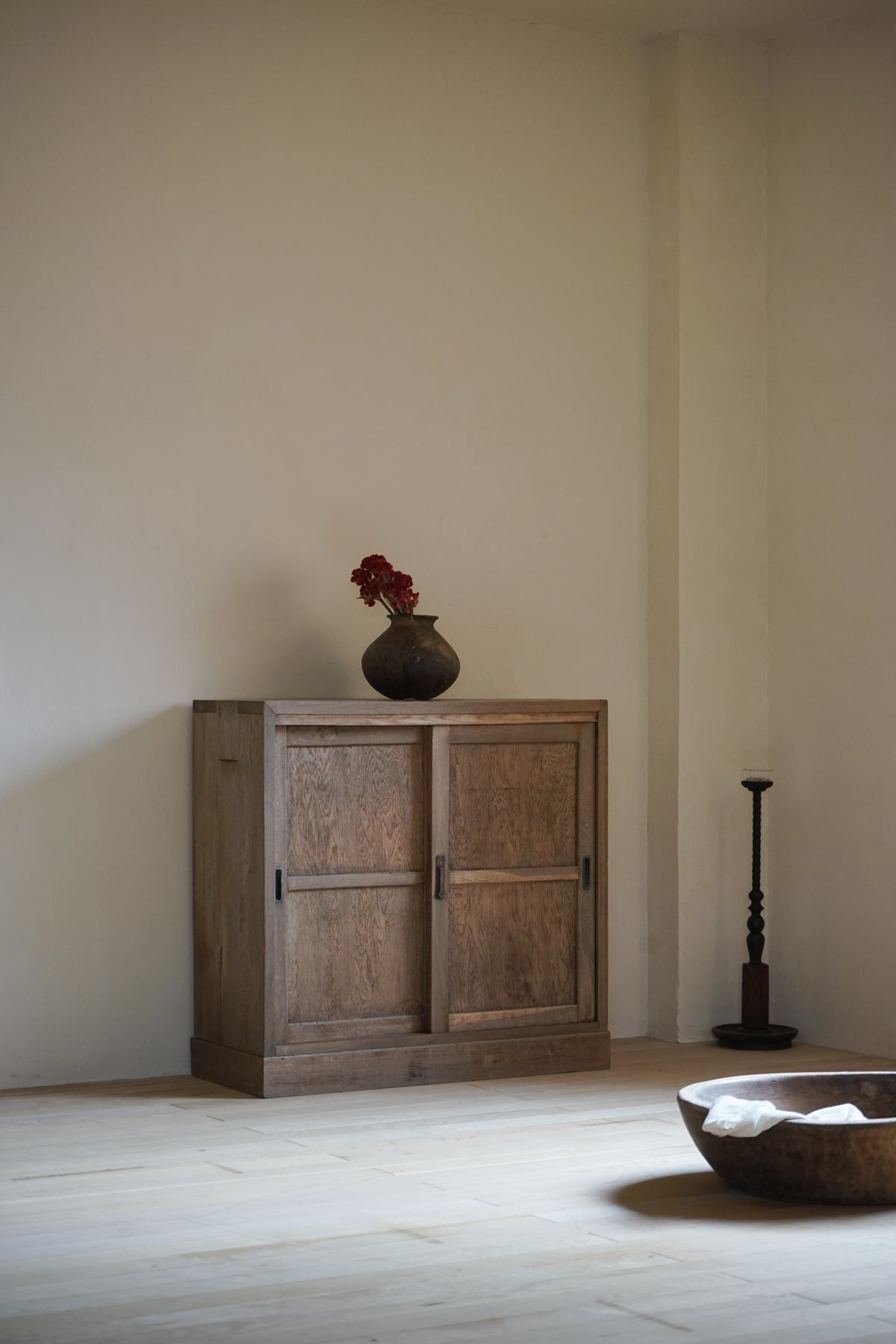 Storage shelf