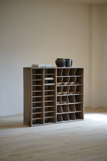 Storage shelf