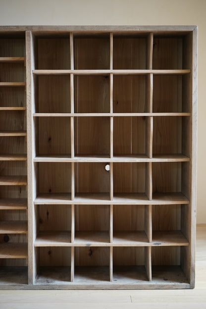Storage shelf