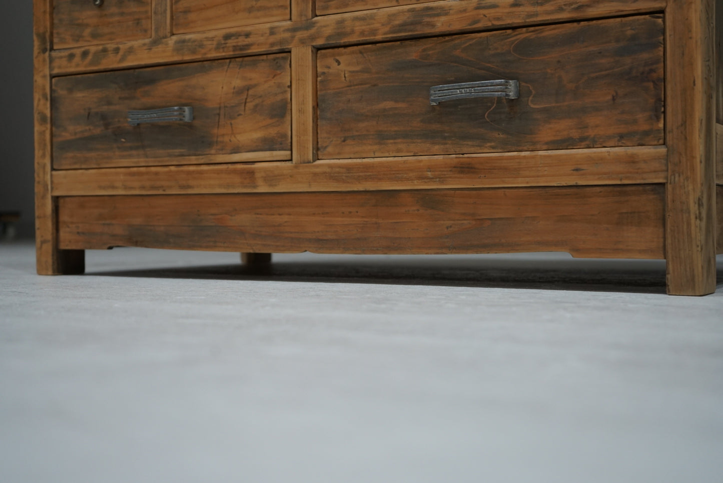 引き出し22杯の収納棚