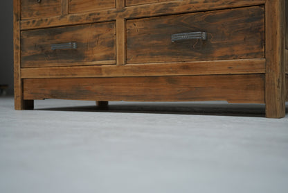 引き出し22杯の収納棚