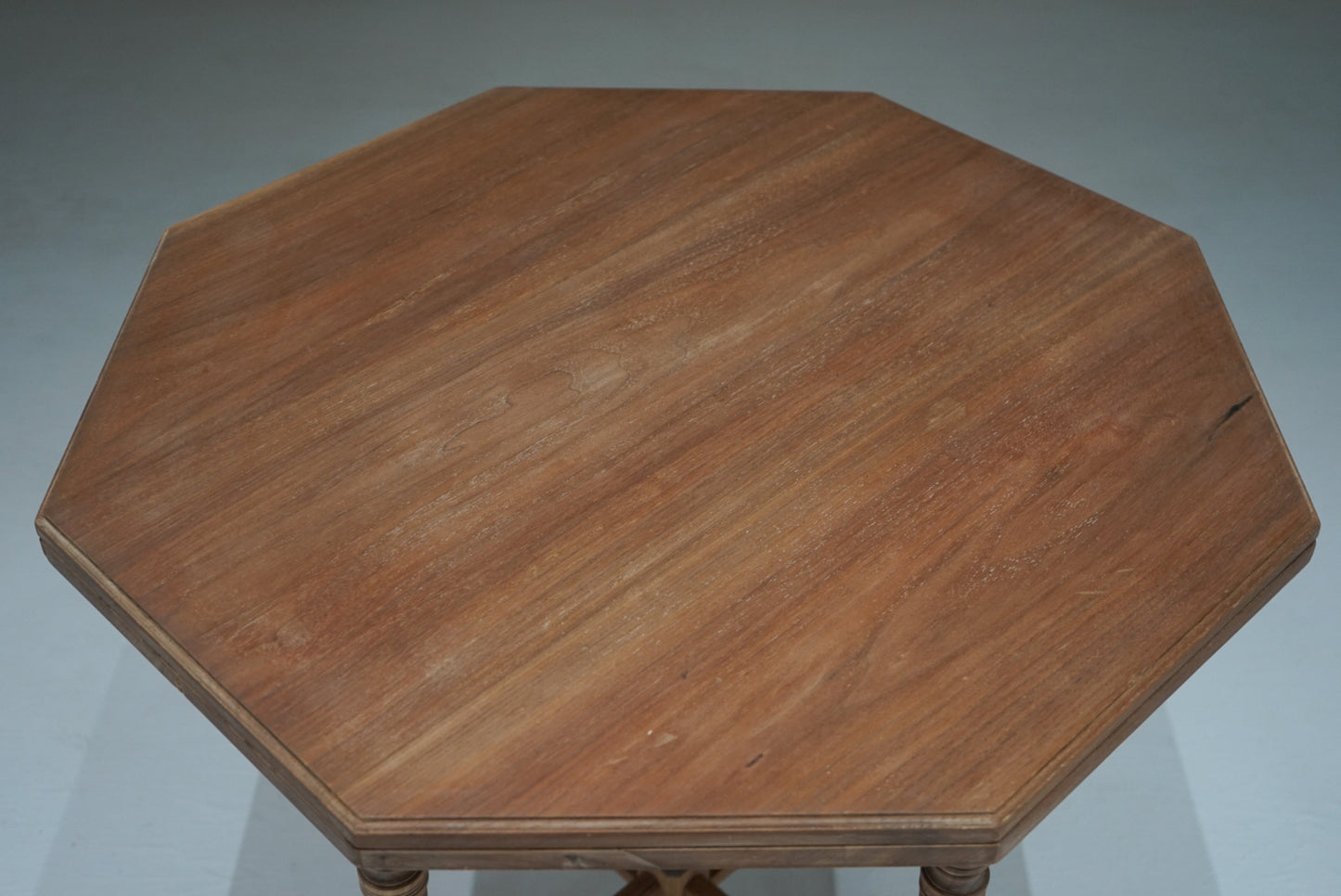 オクタゴンテーブル