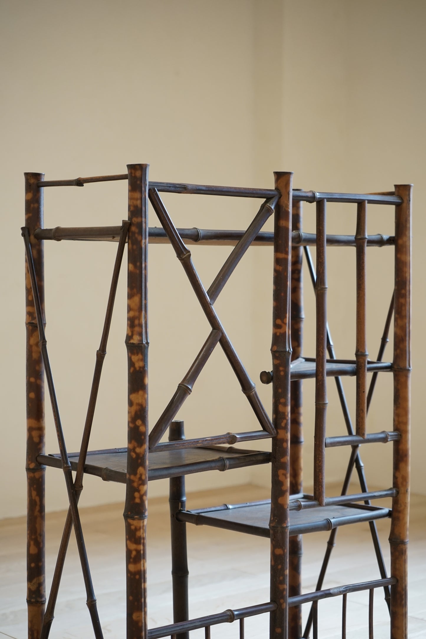 Display shelves