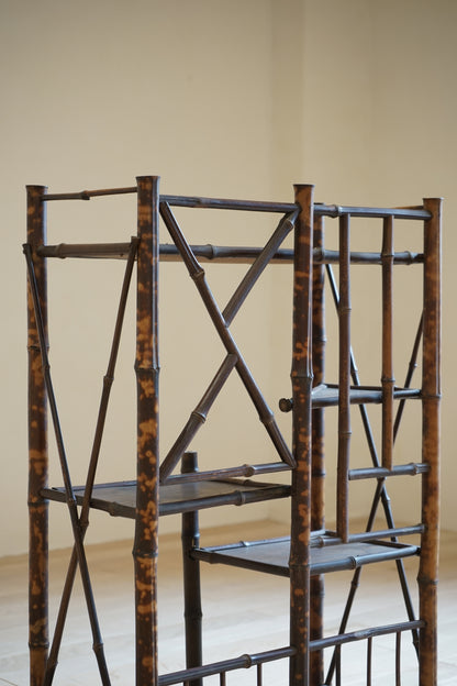 Display shelves