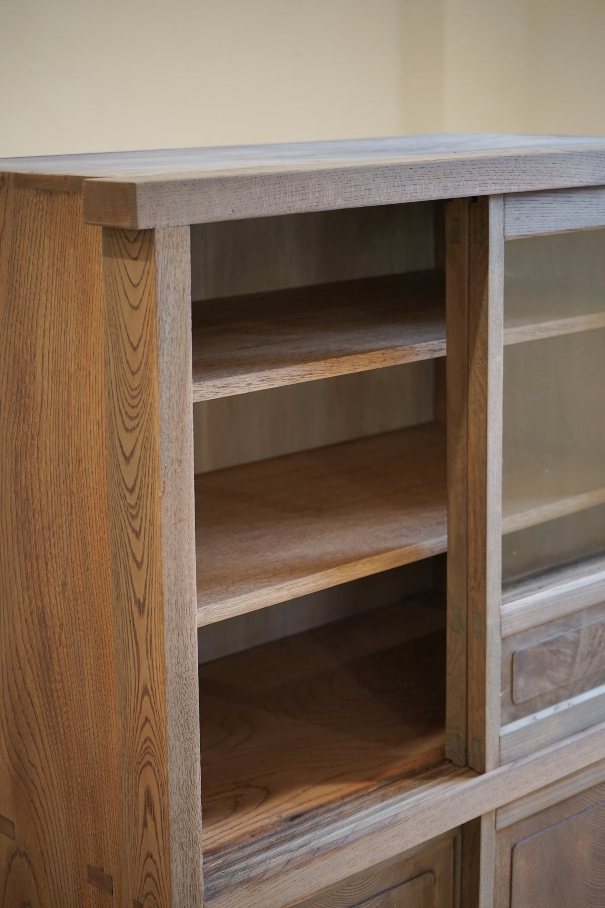 Storage shelf