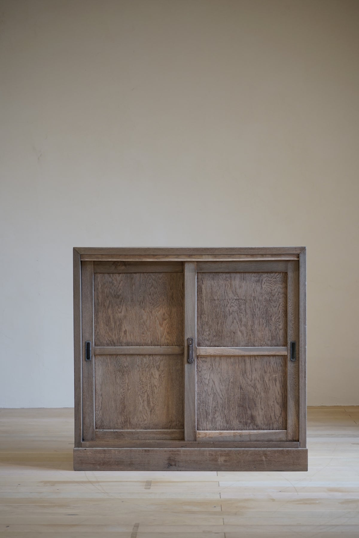 Storage shelf