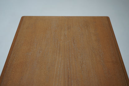 サイドテーブル