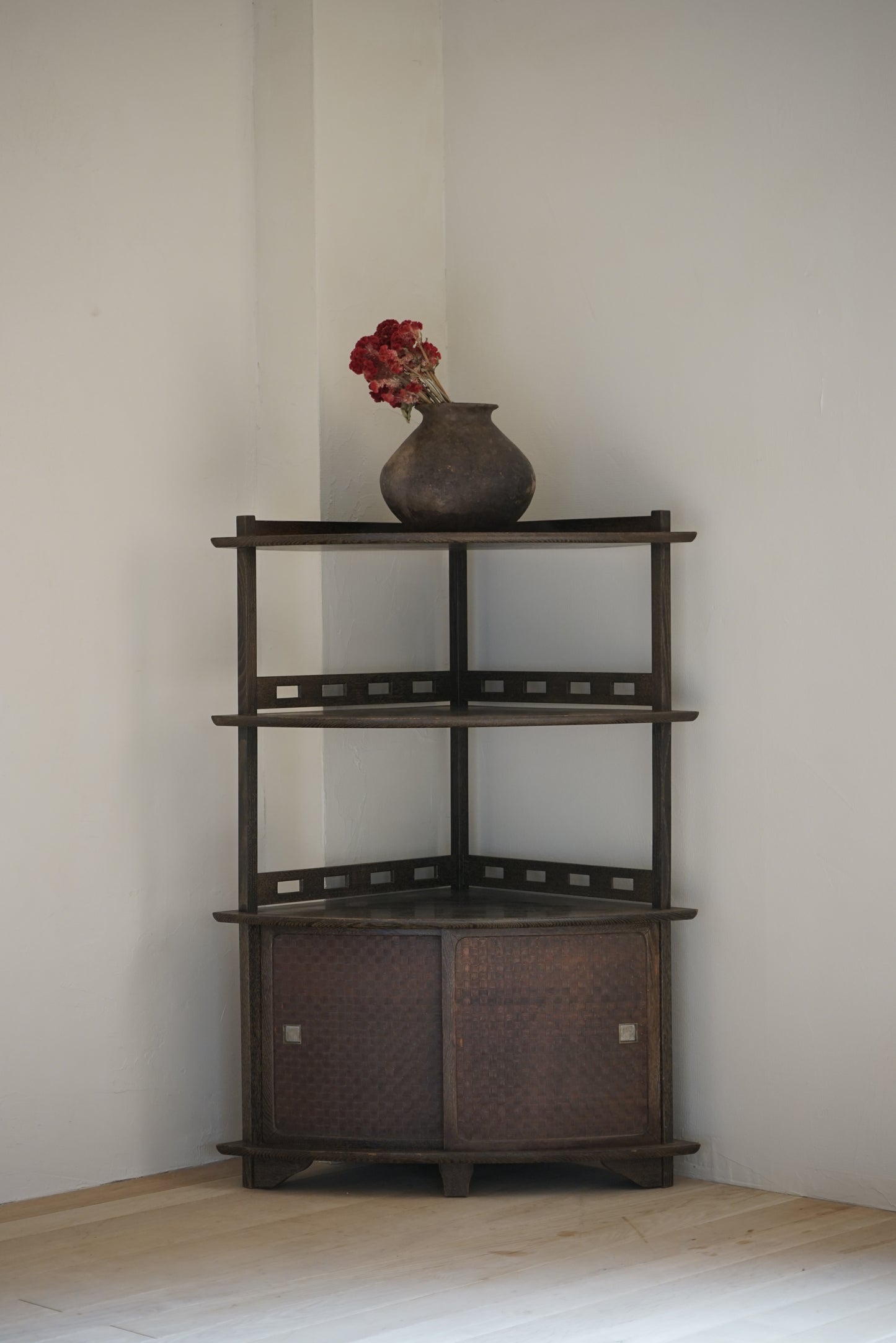 Corner rack