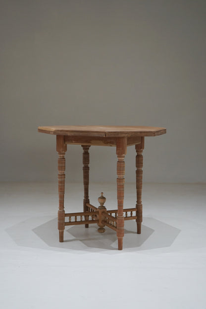 オクタゴンテーブル