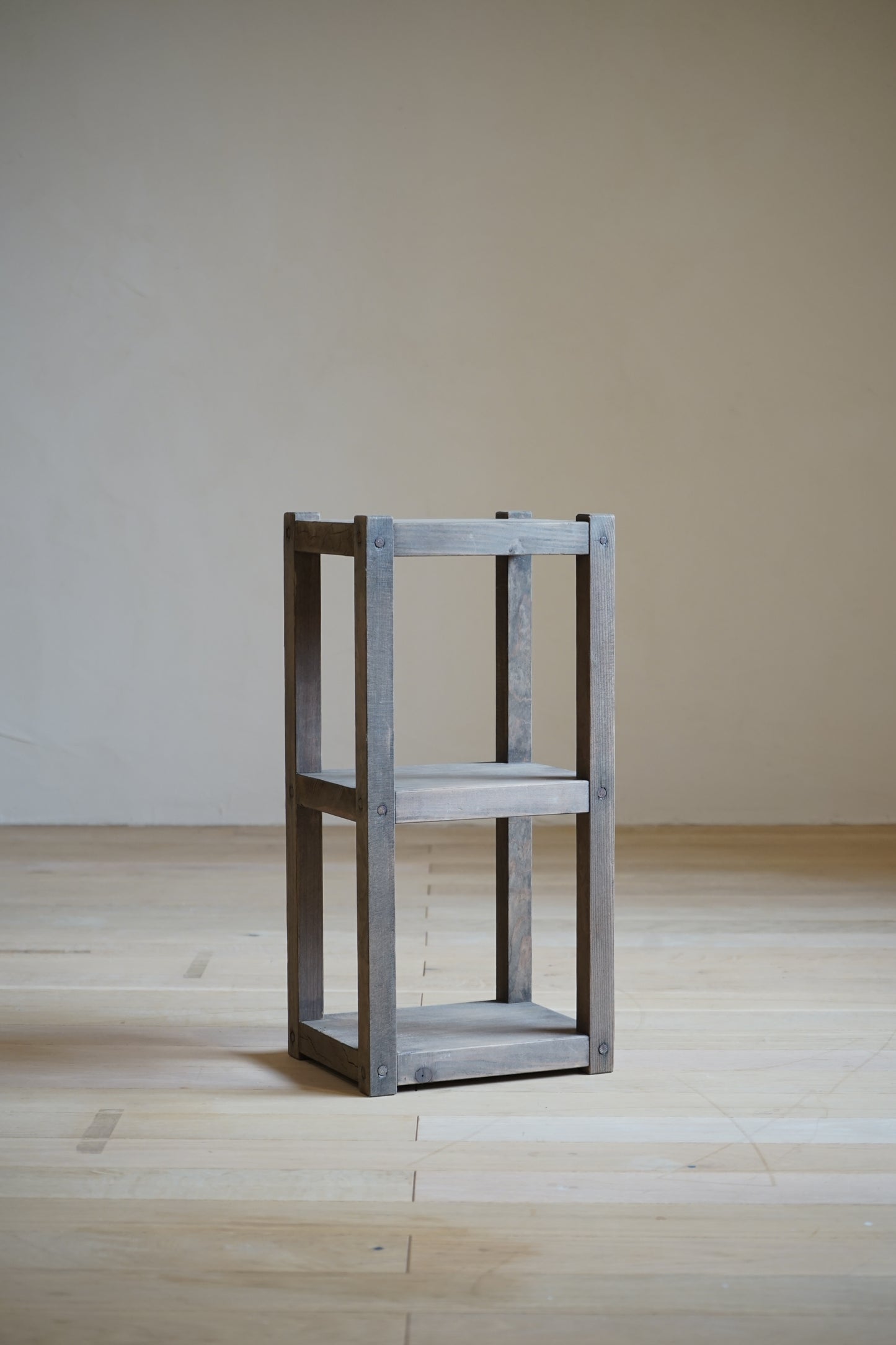 Display shelves