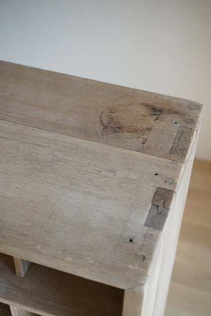 Storage shelf