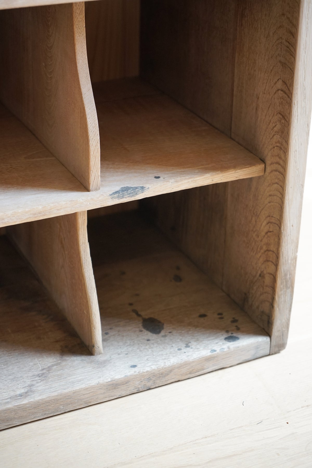 Storage shelf