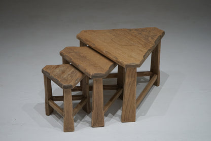 ネストテーブル