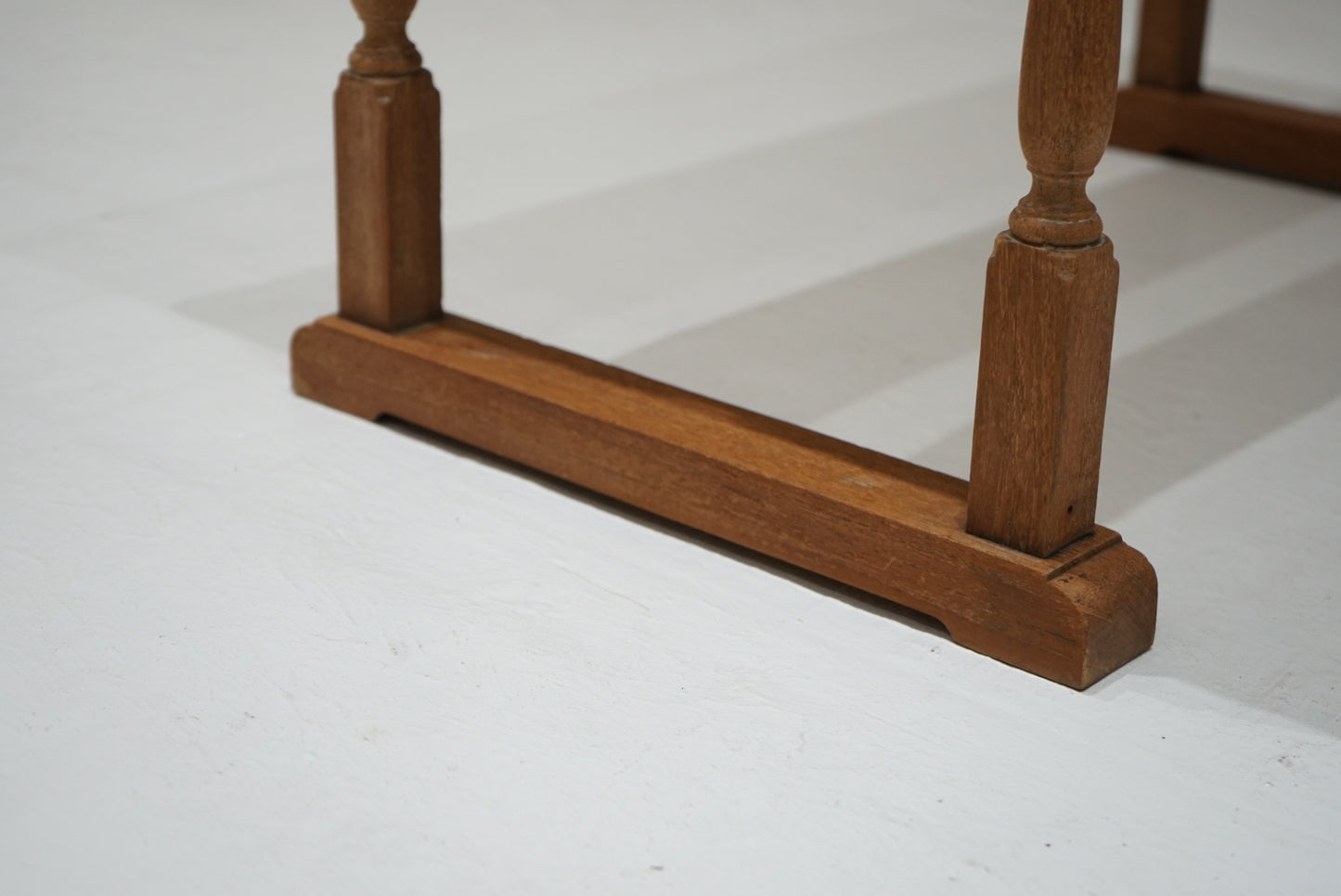 サイドテーブル