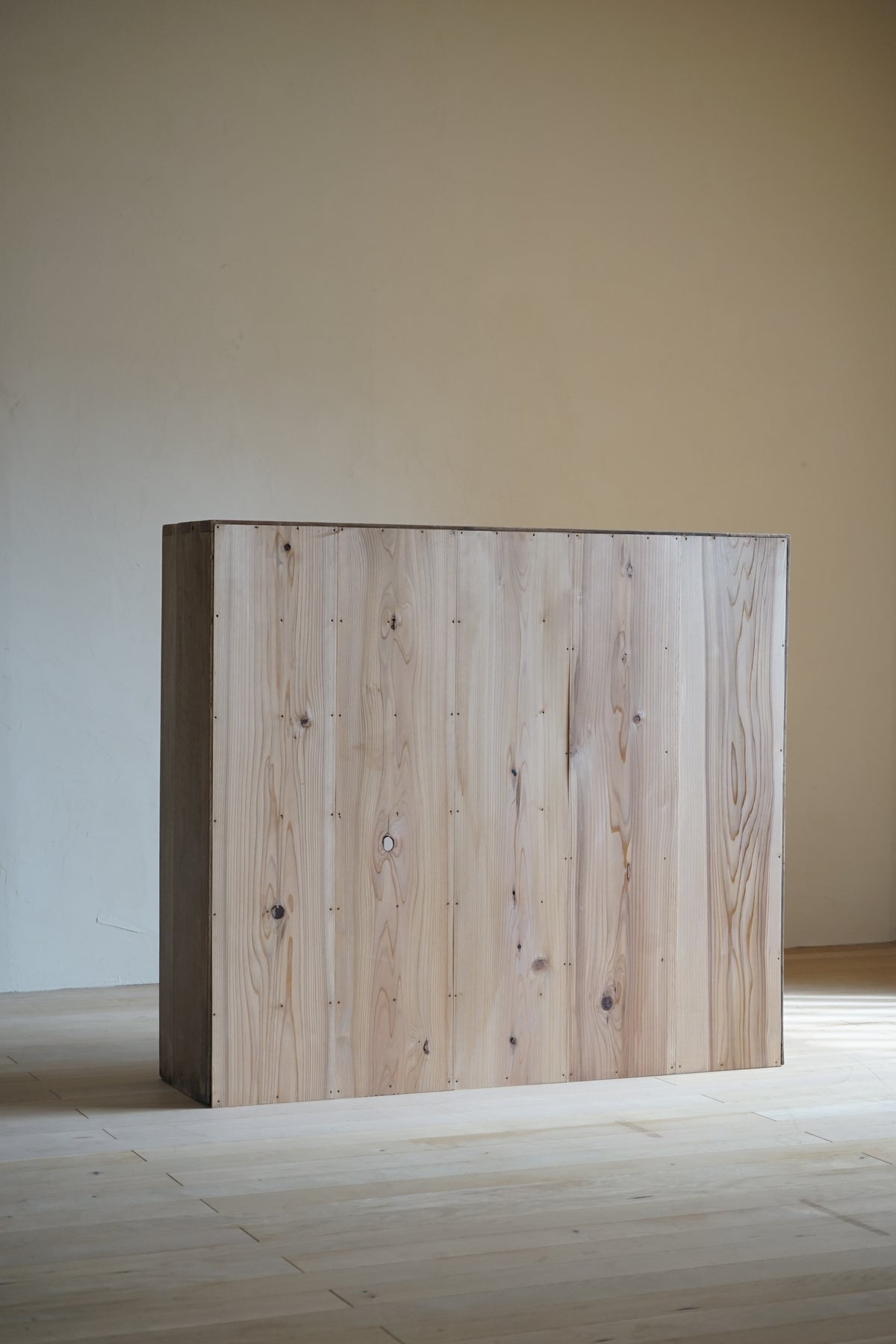 Storage shelf