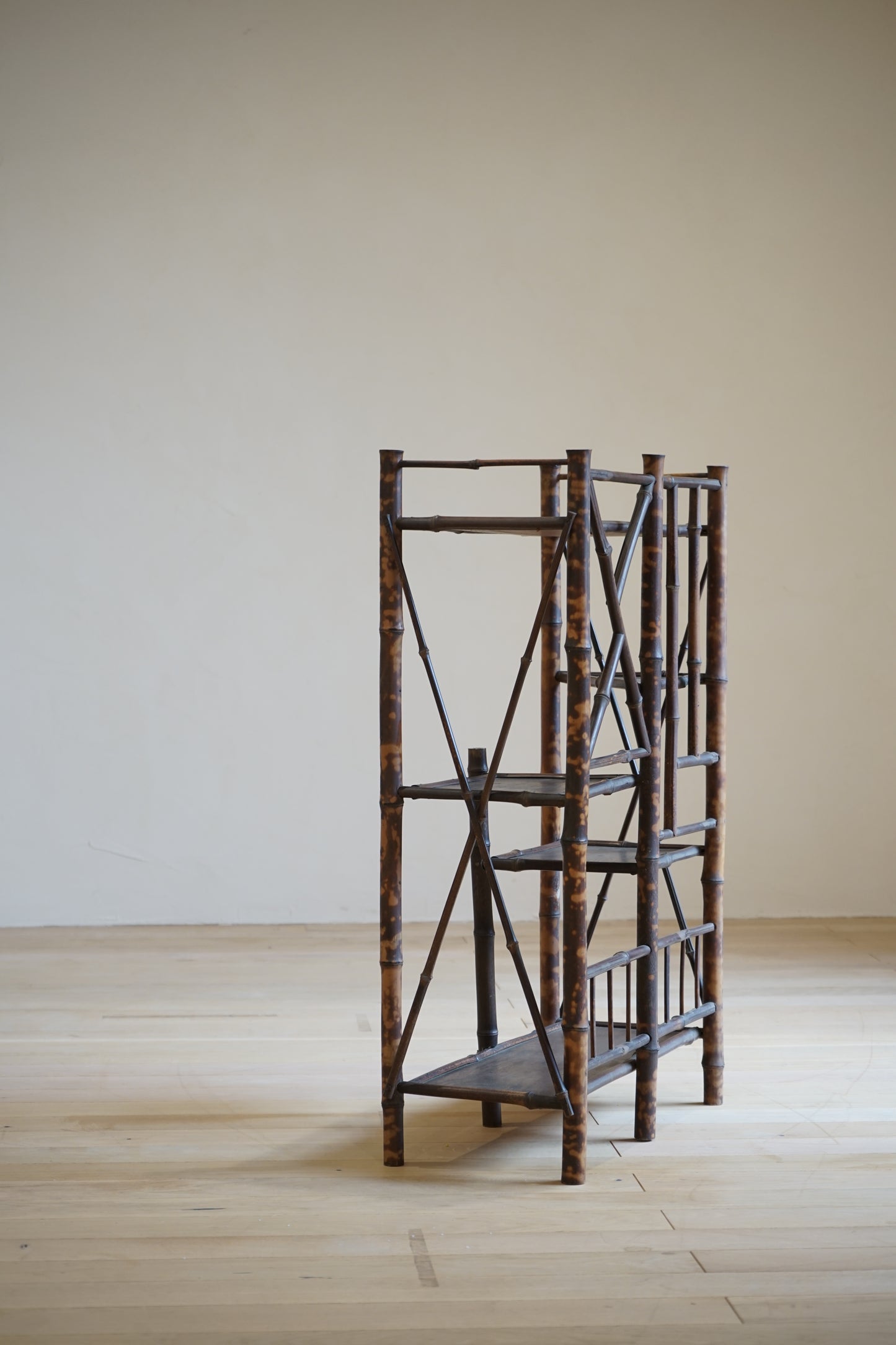 Display shelves
