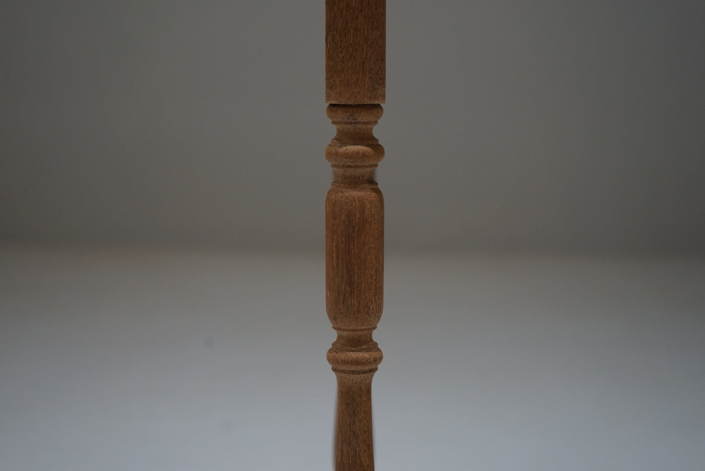 サイドテーブル