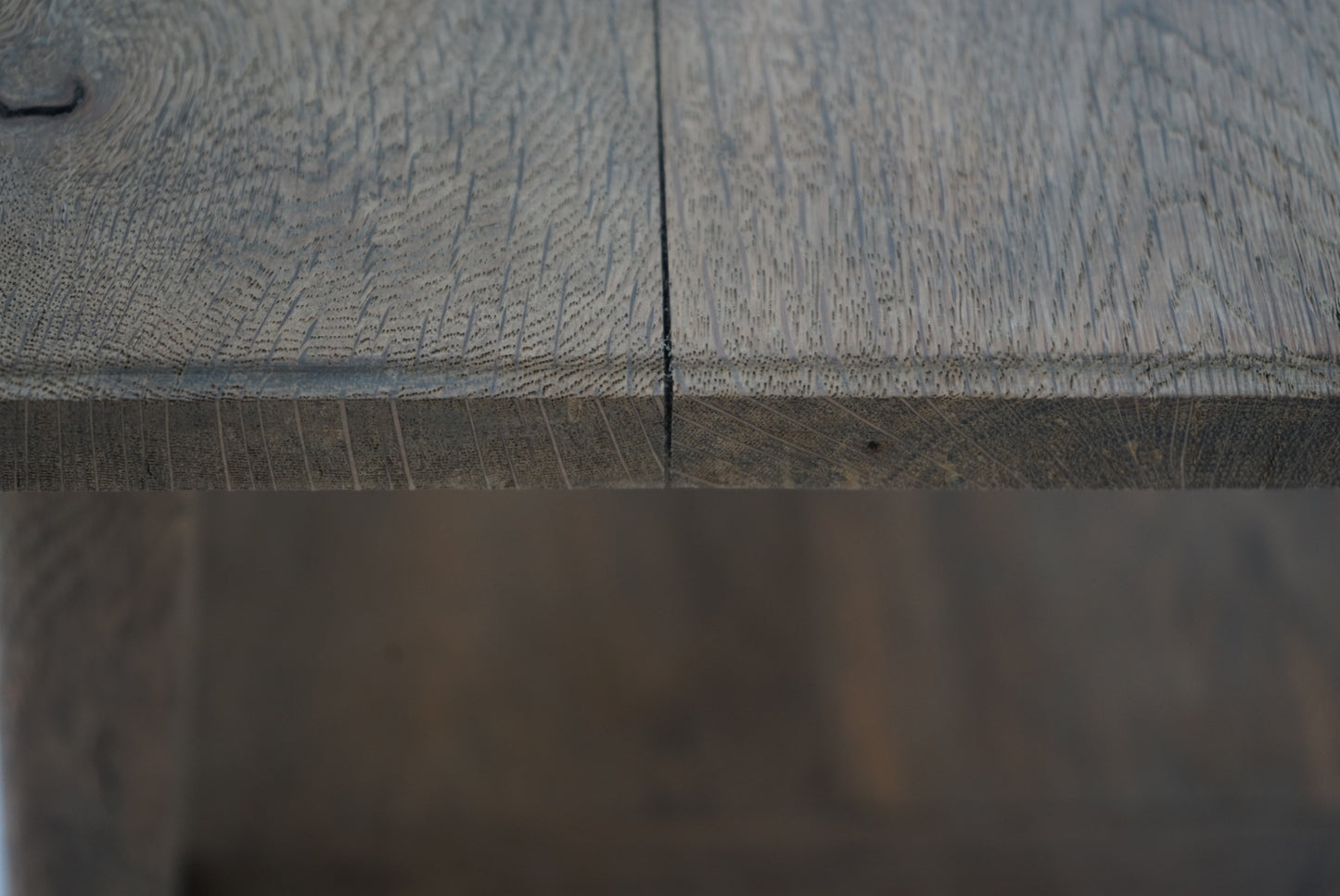 サイドテーブル