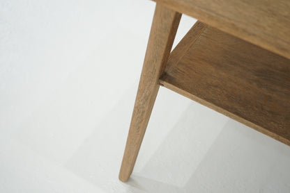 サイドテーブル