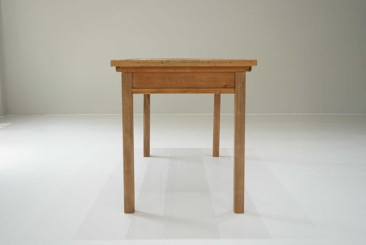 ダイニングテーブル