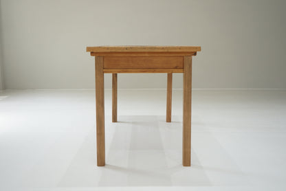 ダイニングテーブル