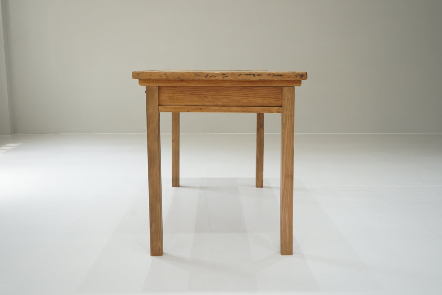 ダイニングテーブル