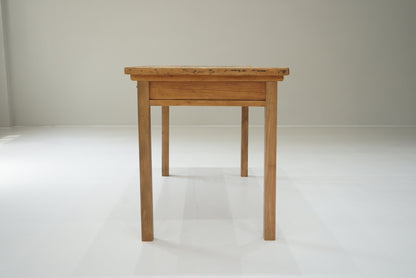 ダイニングテーブル