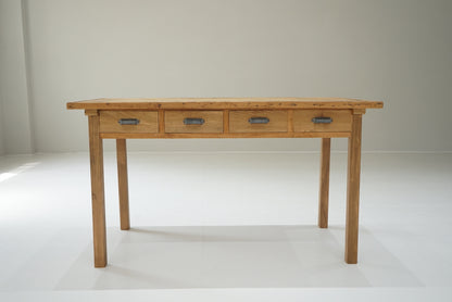 ダイニングテーブル