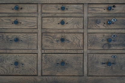 引き出し12杯の収納棚