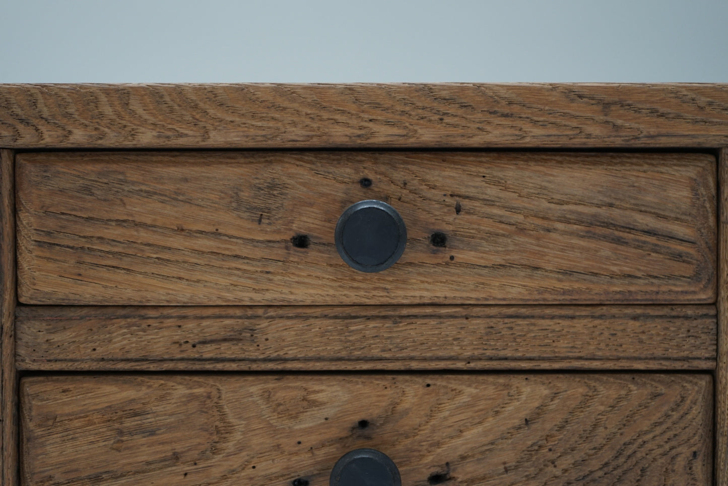 引き出し12杯の収納棚