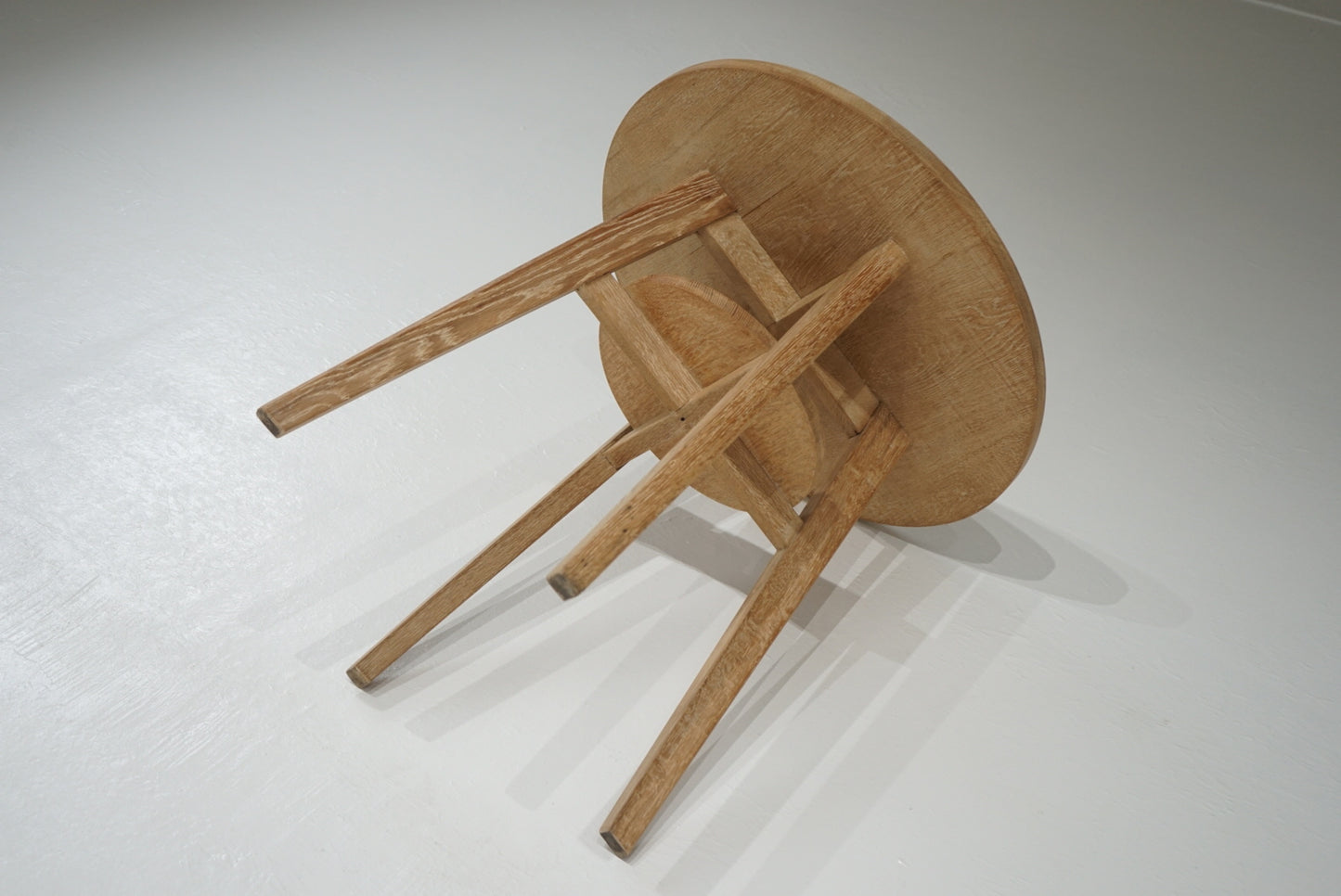 ラウンドテーブル