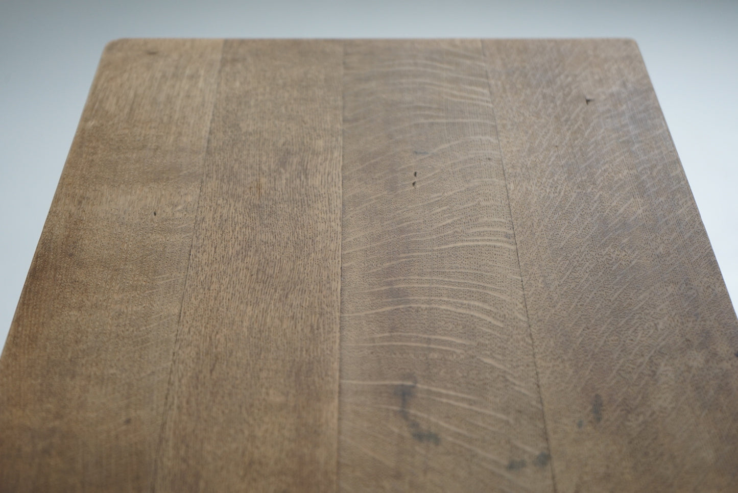 サイドテーブル