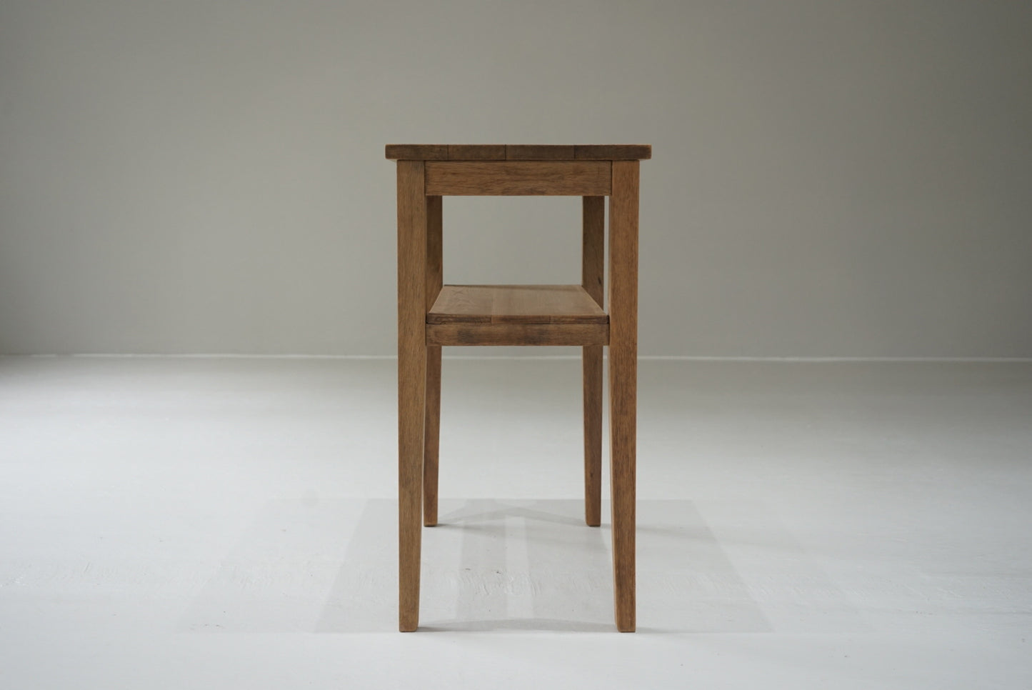 サイドテーブル