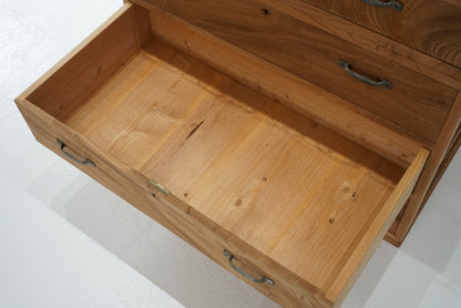 引き出し11杯の収納棚