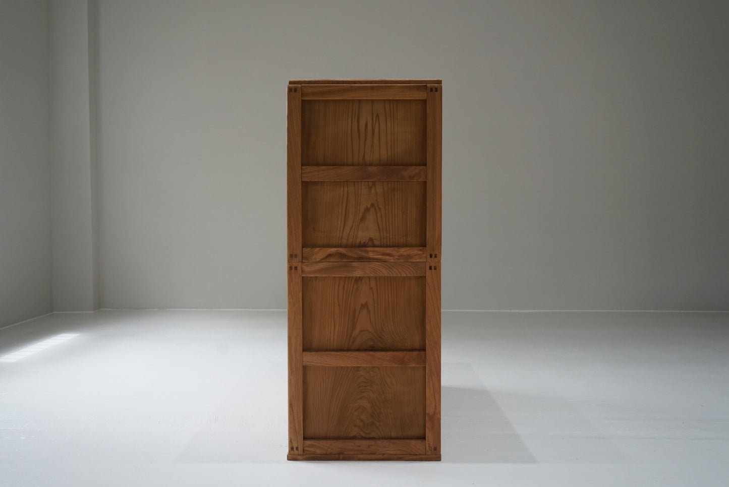 引き出し11杯の収納棚