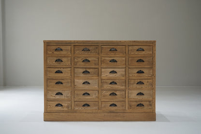 引き出し24杯の収納棚