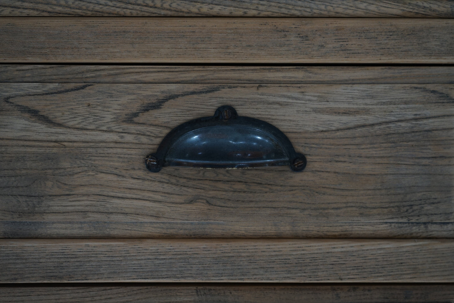 引き出し24杯の収納棚