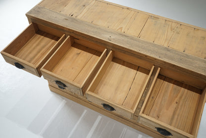 引き出し24杯の収納棚