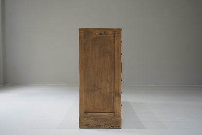 引き出し24杯の収納棚