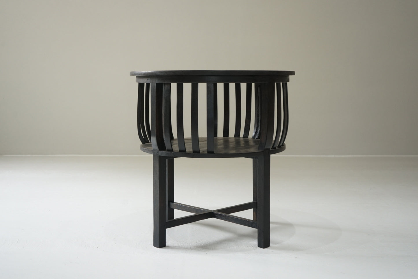 ラウンドテーブル