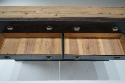 引き出し12杯の収納棚